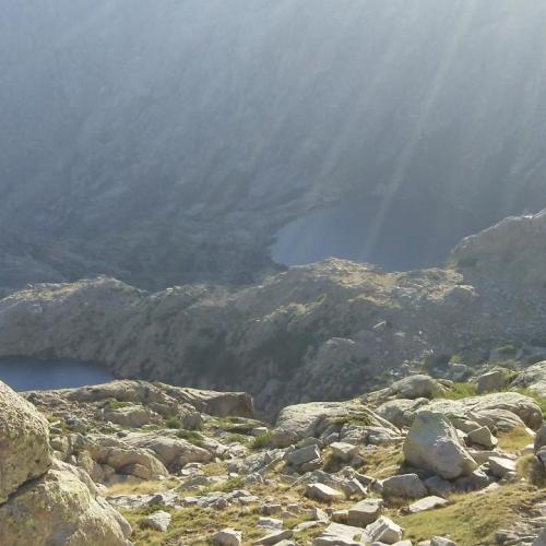 Vue de la Brêche, sur les lacs